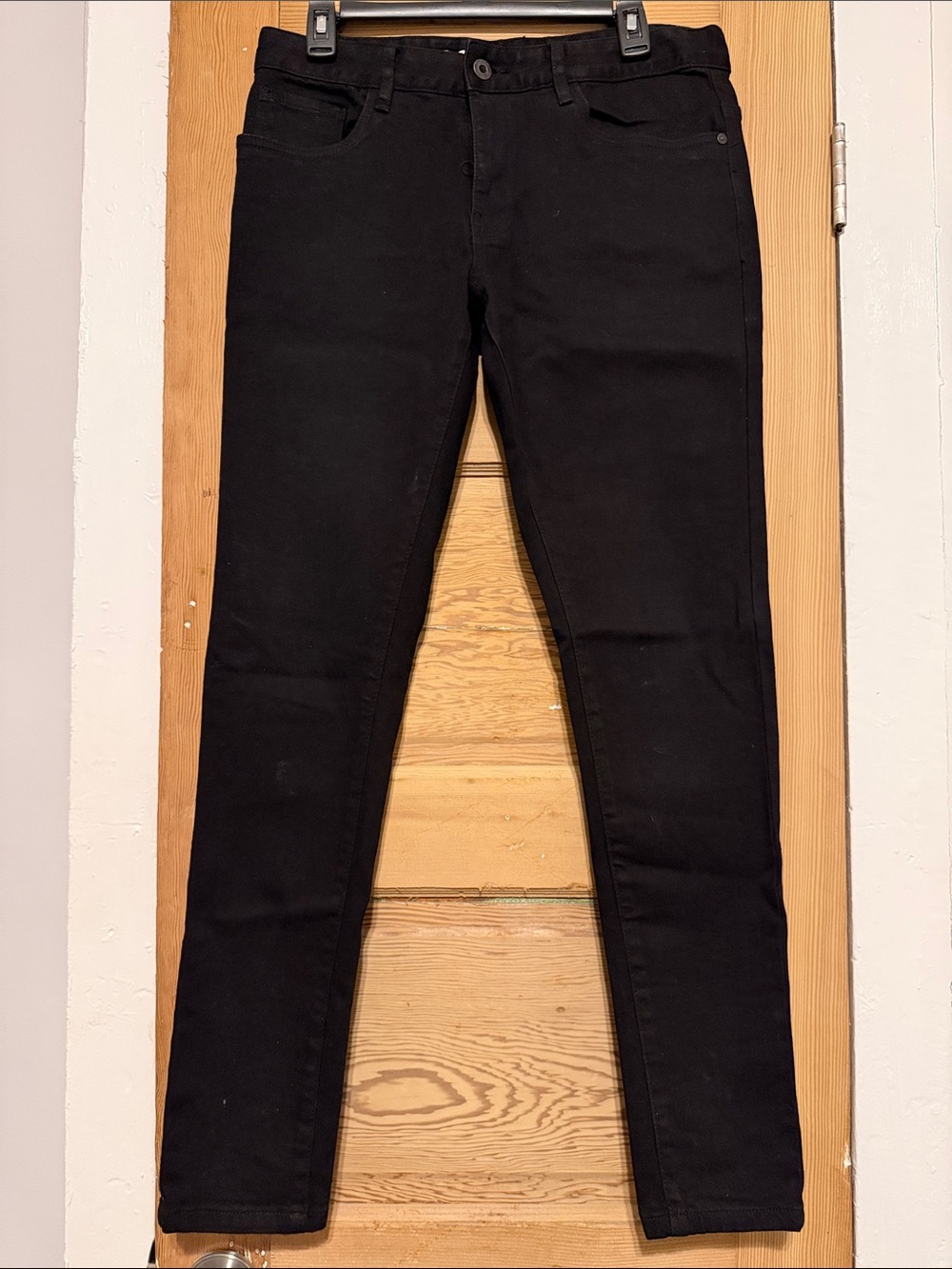 Connor Classic Black Straight-Leg Skinny Jeans